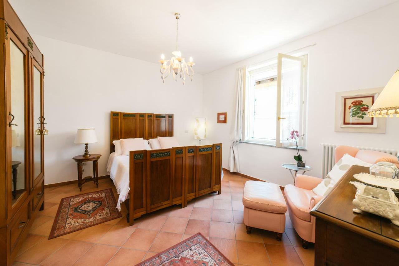 Bb Porta Augustea - Fano Hotel Bagian luar foto