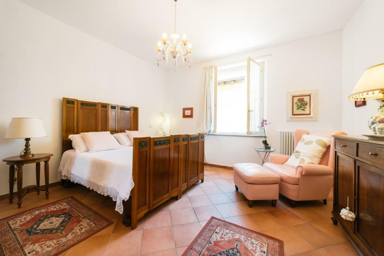 Bb Porta Augustea - Fano Hotel Bagian luar foto