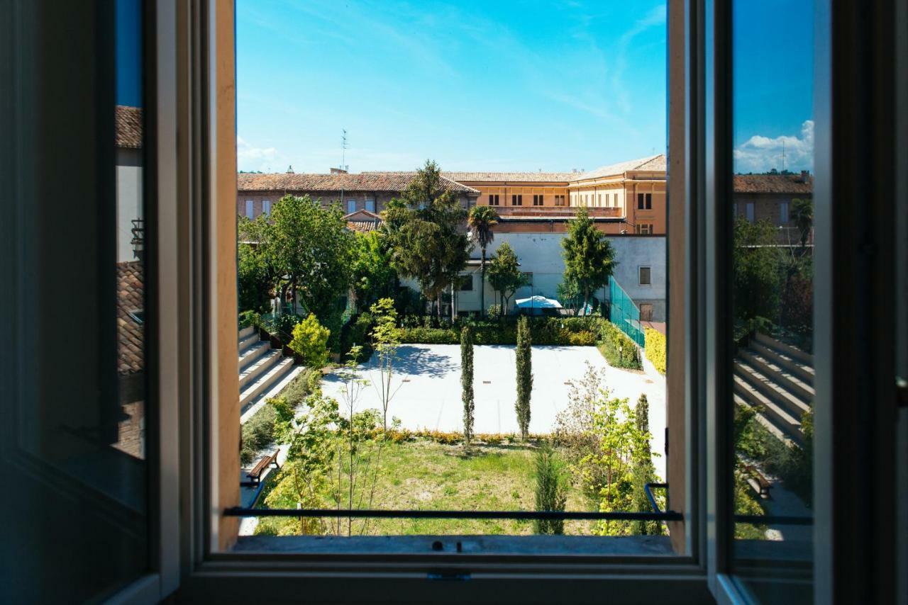 Bb Porta Augustea - Fano Hotel Bagian luar foto